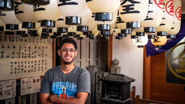A 2-Hour Osaka Night Photoshoot: From Hozenji Lanterns to the Glico Sign